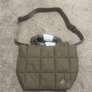 lululemon athletica Quilited Grid Tote Mini- Fawn Brown